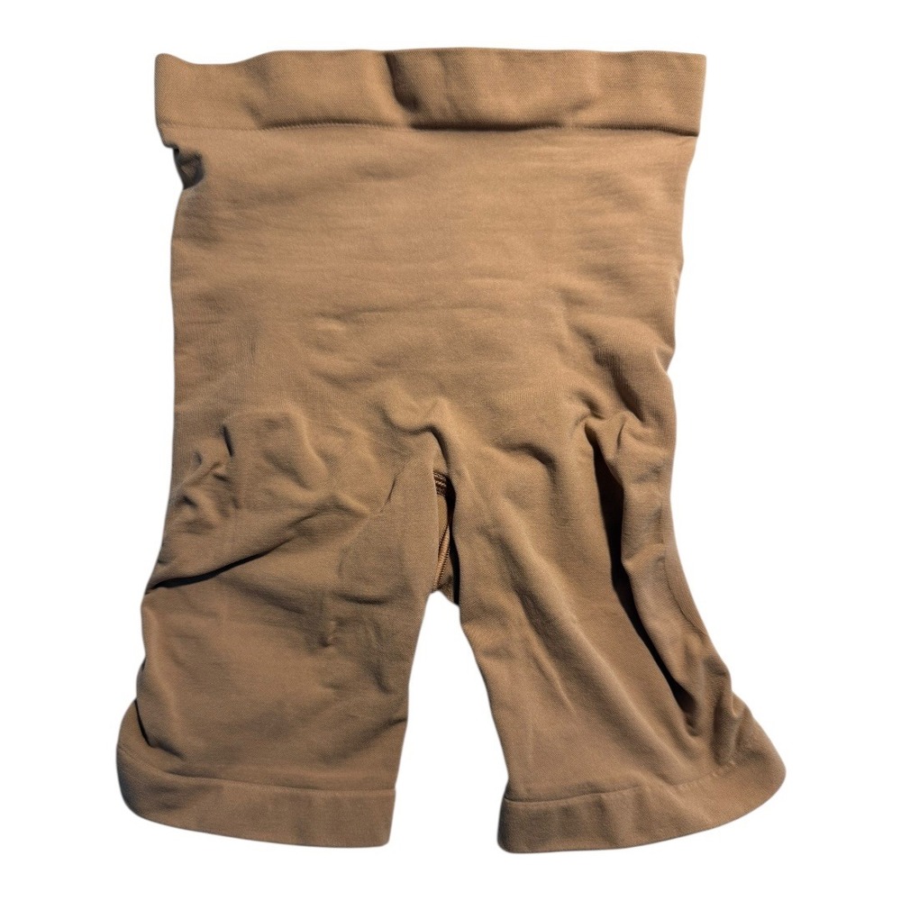 SKIMS‎ Solution Short Above Knee Shaping Smoothing Nude Small NWOT